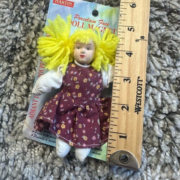 NEW Hartin Vintage Porcelain Face Doll Magnet - Picture 7 of 7